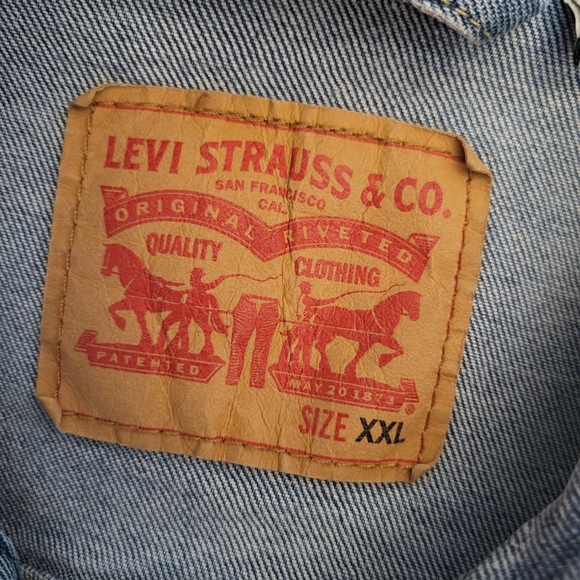 ❤️ Levi's Denim Trucker Jacket - Picture 2 of 8